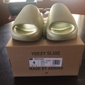 🔥Yeezy Slides🔥 “Resin”